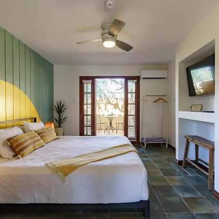 The Good House- Hot Spring Hideaway-3